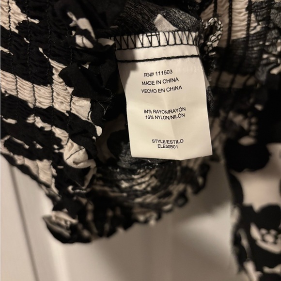 Fig and Flower Black and White Patterned Top - Picture 7 of 8